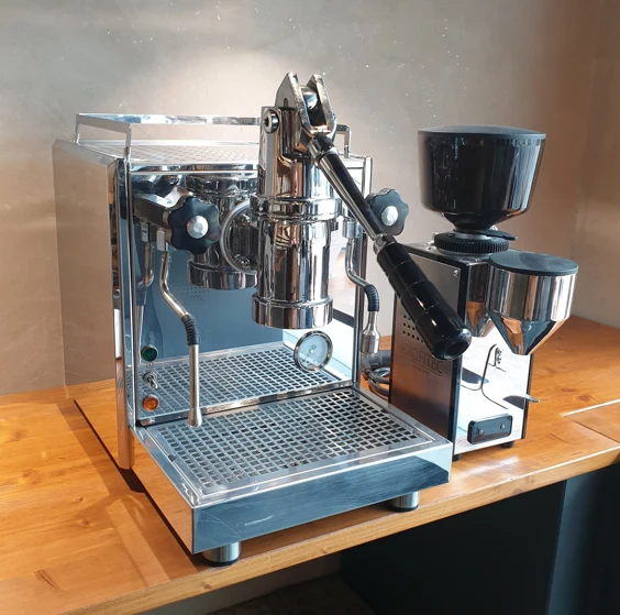 Profitec Pro 800 inklusiv Kaffeemühle Pro T64 (Occasion)