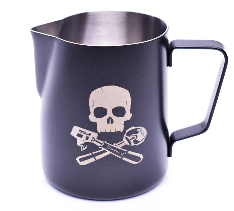 JoeFrex Milchkanne mit Pulverbeschichtung PIRATE 0,60l